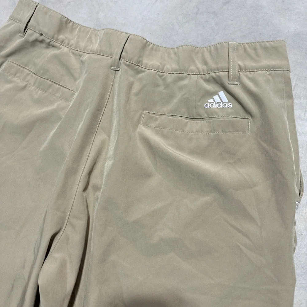 Adidas Golf Shorts Men's SZ 36 Khaki Athletic Stretch Shorts Activewear Grippy